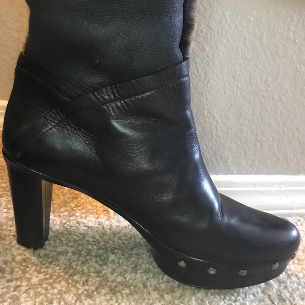 Stuart Weitzman - Women's black leather boots w/ fur - size 9-9.5 - Picture 9 of 10